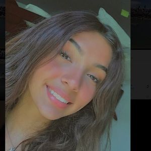 Meet your Posher, Ella